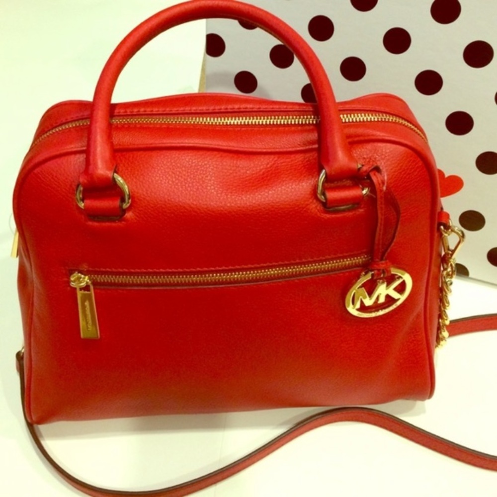 Fire red Michael kors Knox satchel😍